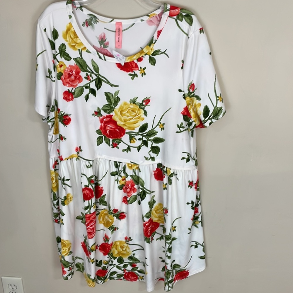 Honeyme Curvy White Floral Top Tunic Size 3X XXXL